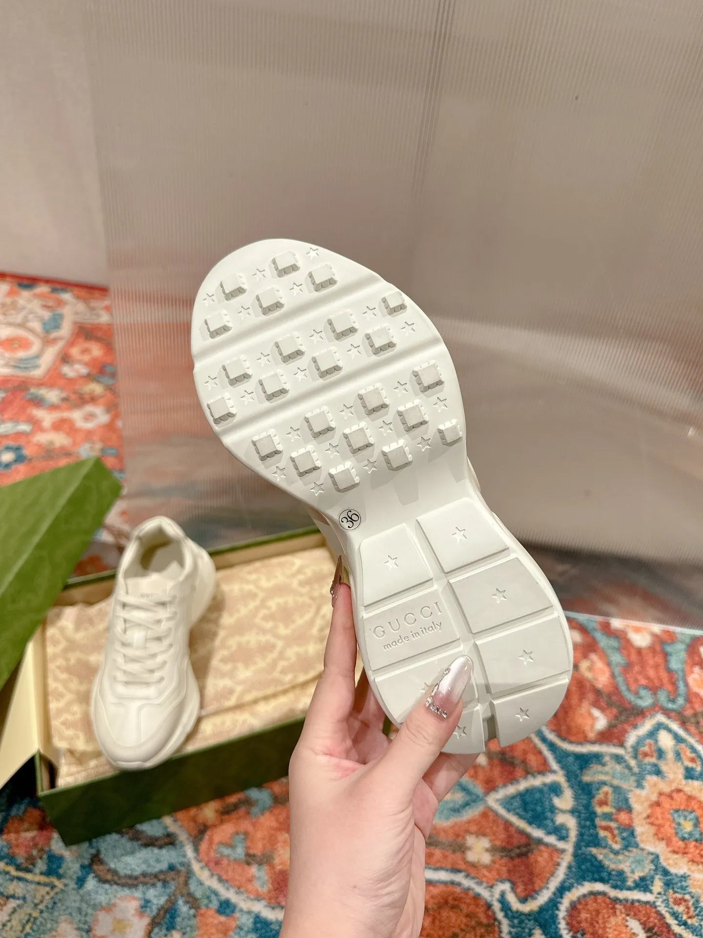 👟👟Ex-factory price 700👟👟 Men's size +10 🇮🇹Italy🇮🇹Gucci GUCCI🇮🇹Dad shoes (purchase level) (original replica) 👑 The original version purchased by Taikoo Hui has been continuously improved and upgraded in details, from the packaging of the shoes - anti-counterfeiting markings - shoe box accessories - fabric optimization - outsole technology - stitching and routing - oil edge technology. We do our best ◼️ Outsole: original plate molding ◼️ Upper: original grade A imported cowhide 🐮 ◼️ lining: original grade A mixed sheepskin 🐑 ◼️ Feet: original grade A mixed sheepskin 🐑 ◼️ Medium and low belt LOGO + original injection molding foot technology + original lasting technology ◼️ Original full set of customized packaging (anti-counterfeiting chip + a cloth bag + GUCCI card envelope + electronic invoice with credit card slip + shoelaces) ◼️ All details of the higher version are consistent with the original version (note the comparison) ◼️ Code number: 35-40 for women and 39-44 for men